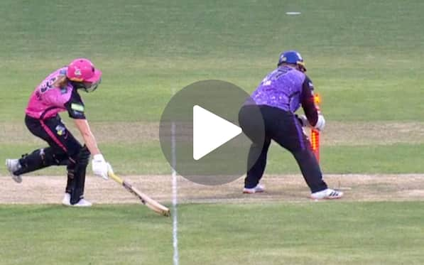 [Watch] Ellyse Perry Gets A Lucky Escape As Hurricanes Don't Appeal For A Clear Run Out